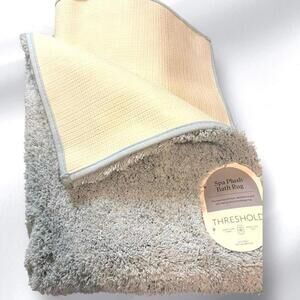 Threshold Spa Plush 21 " by 34" Bath Rug Non-Slip Backing , Light Blue